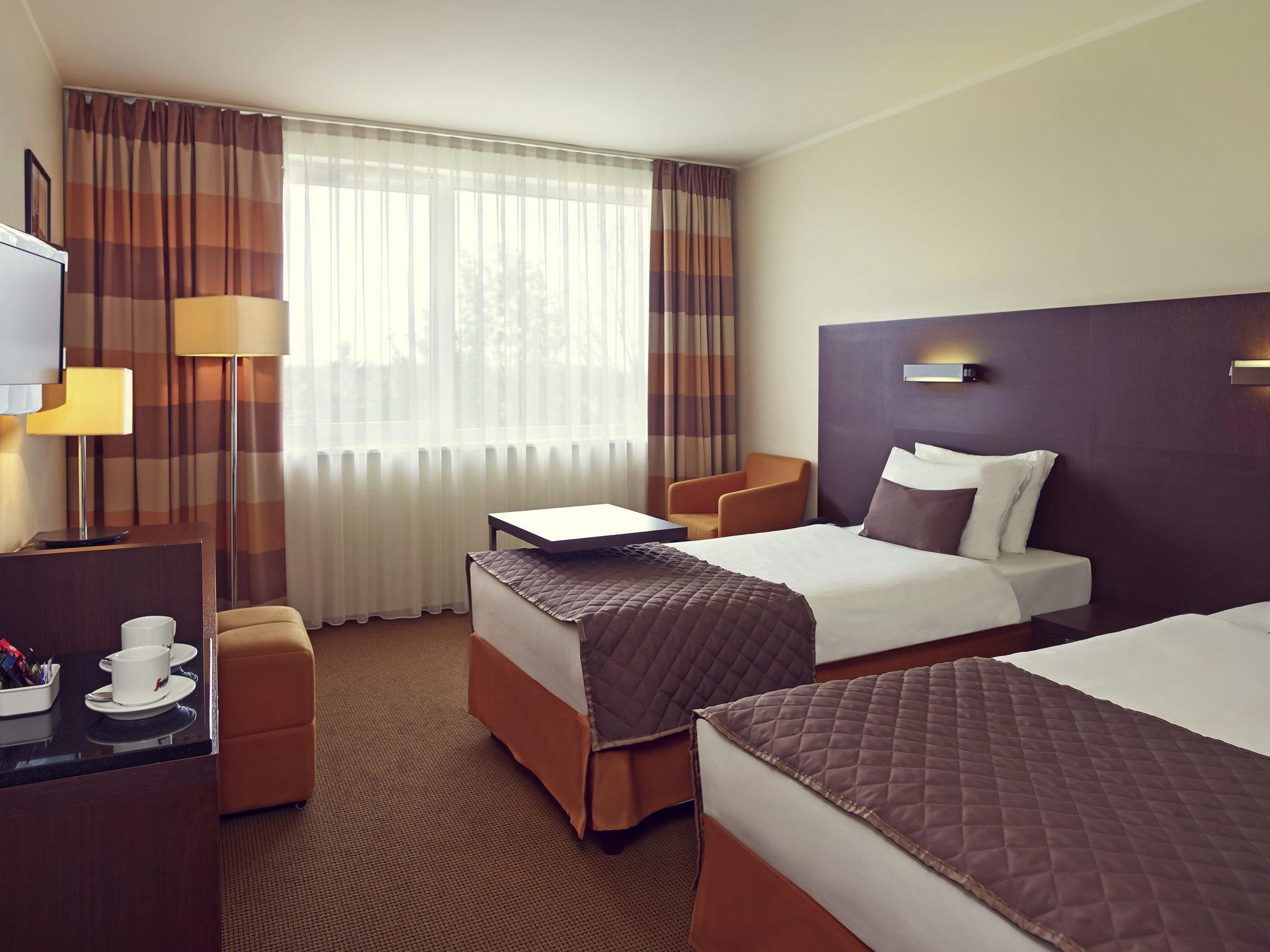 Mercure Warszawa Airport Экстерьер фото