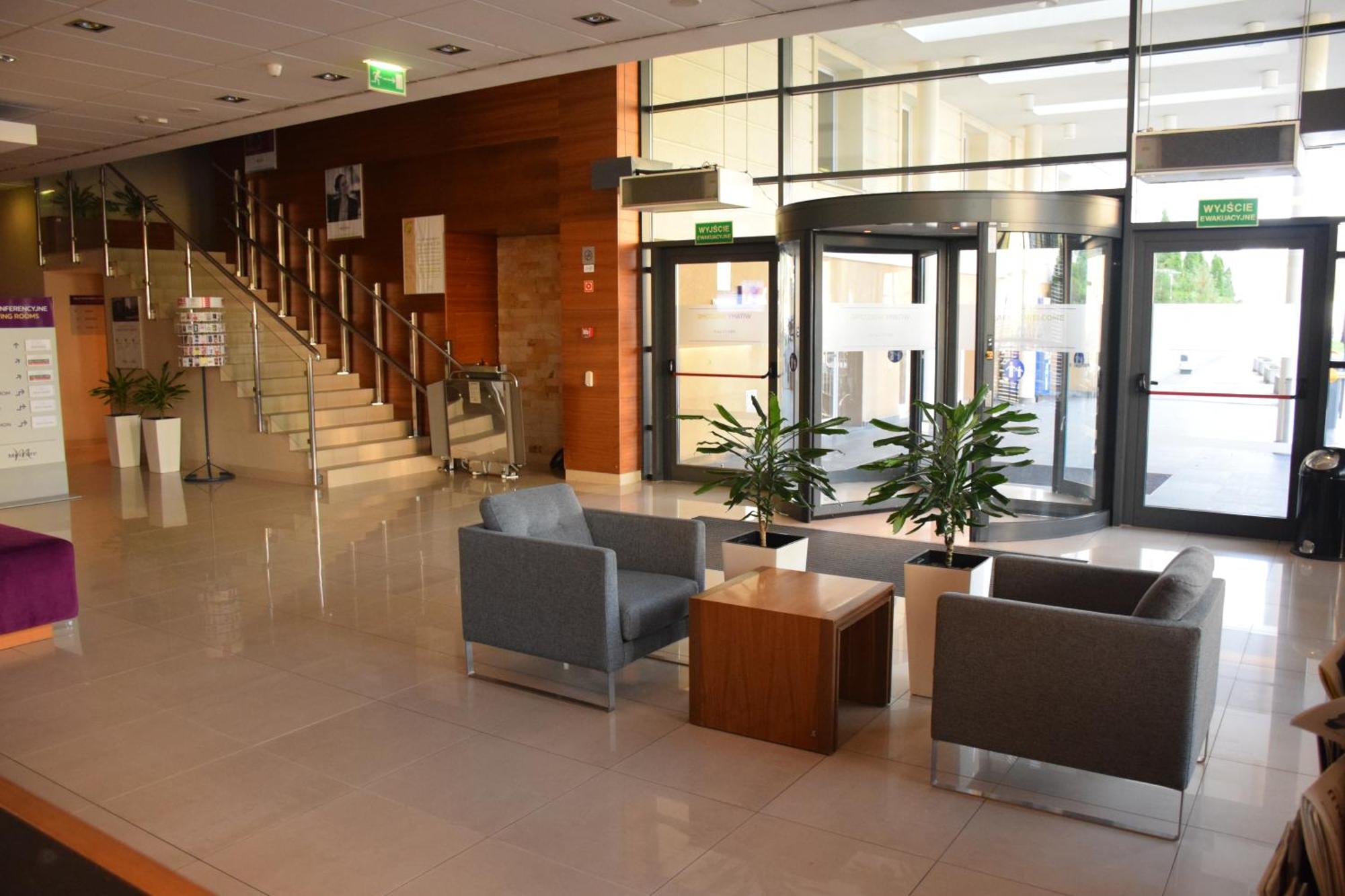 Mercure Warszawa Airport Экстерьер фото