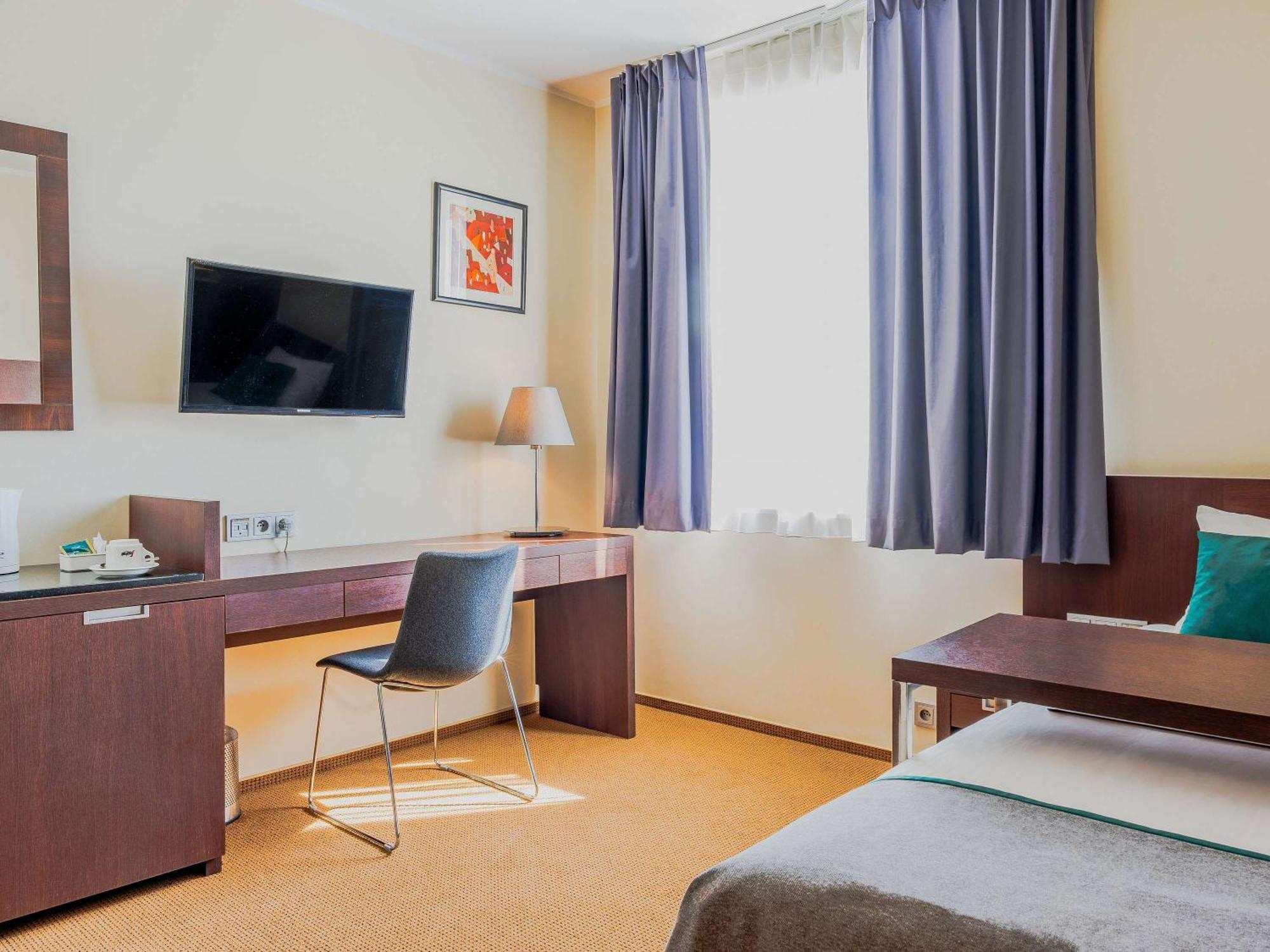 Mercure Warszawa Airport Экстерьер фото