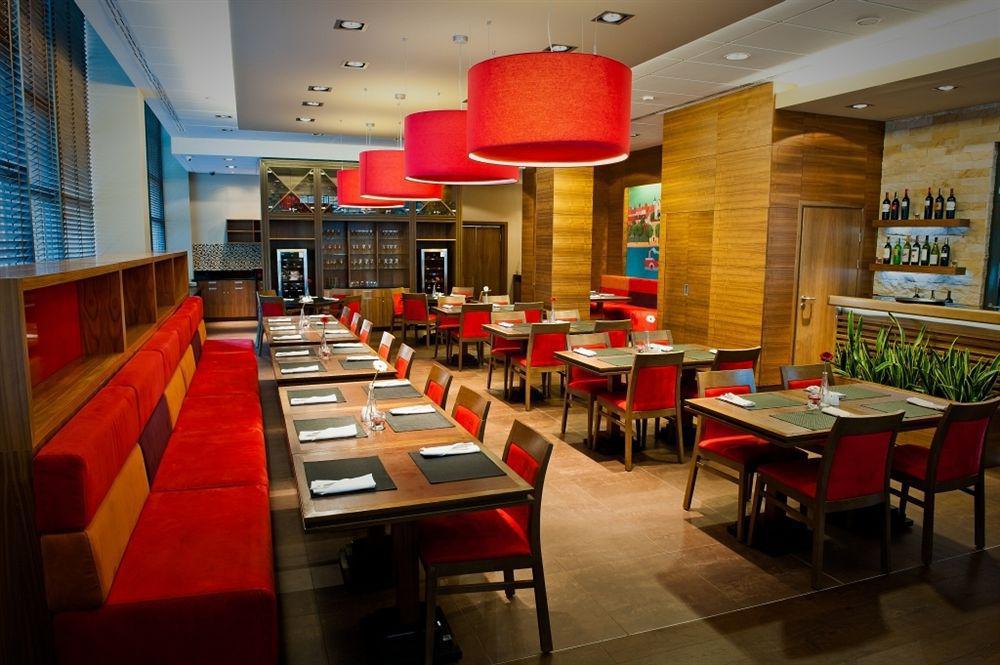 Mercure Warszawa Airport Ресторан фото